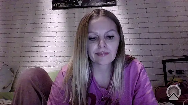 Angel girllovemy online show from March 18, 2026, 4:32 pm