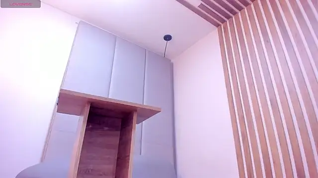 AlishaPalmer online show from October 20, 2025, 12:05 pm