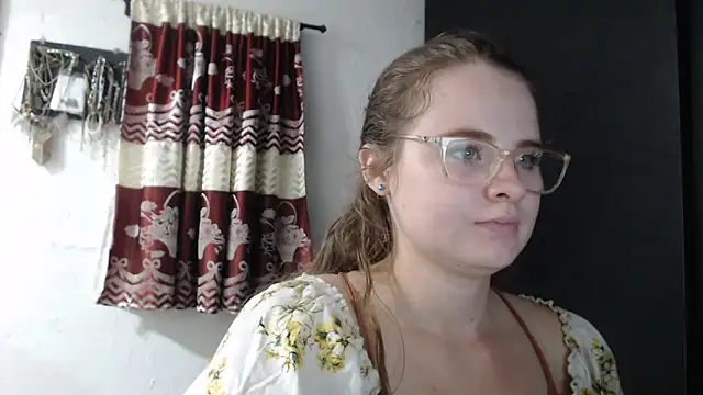 HellenMiyer1111 online show from October 17, 2025, 5:26 pm