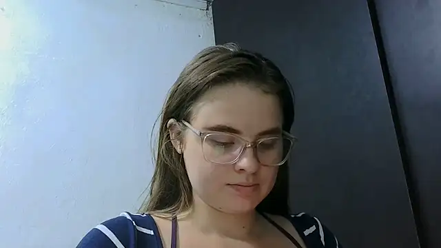 HellenMiyer1111 online show from June 10, 2026, 3:44 pm