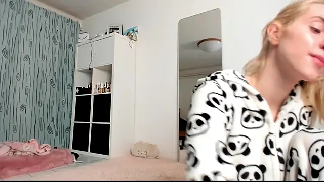 KenzieDawton online show from January 11, 2025, 5:20 am