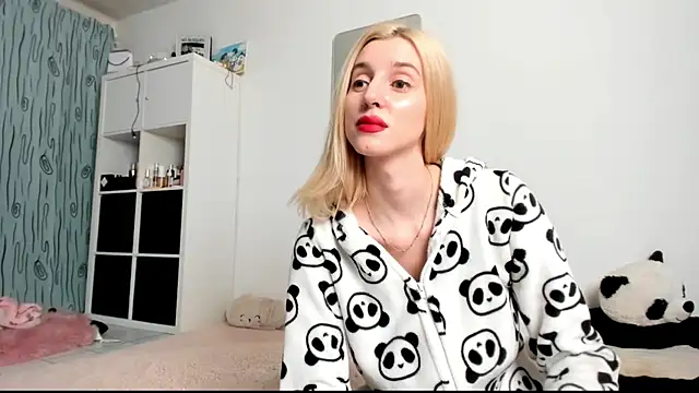 KenzieDawton online show from January 12, 2025, 5:03 am