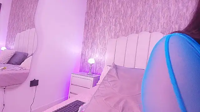 Snapshot of raven_lilith_ chatting on February 14, 2026, 3:14 am raven lilith online show from February 14, 2026, 3:14 am