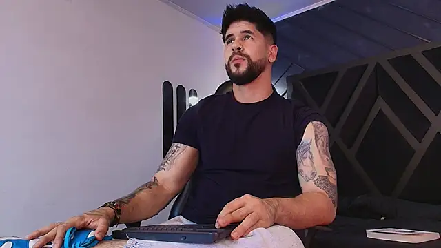 Petesevans online show from March 26, 2026, 11:21 pm