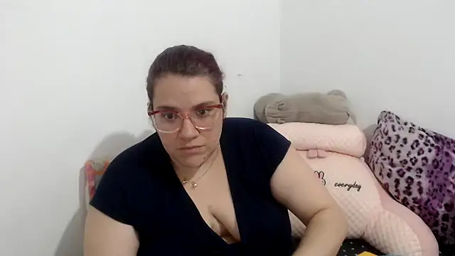 karlythothxh online show from January 31, 2025, 7:18 pm