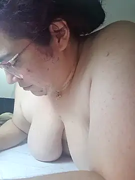 karlythothxh online show from February 19, 2025, 4:44 am