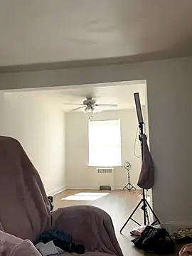 Snapshot of mochamimi chatting on September 20, 2025, 3:35 pm mochamimi online show from September 20, 2025, 3:35 pm