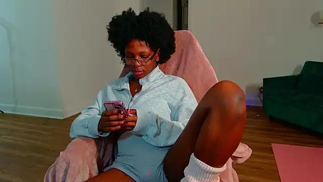 Snapshot of mochamimi chatting on October 25, 2025, 4:31 am mochamimi online show from October 25, 2025, 4:31 am