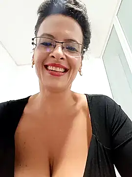 Snapshot of RebeccaNoble chatting on September 10, 2025, 6:30 pm RebeccaNoble online show from September 10, 2025, 6:30 pm