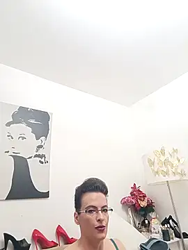 Snapshot of RebeccaNoble chatting on March 12, 2026, 12:33 pm RebeccaNoble online show from March 12, 2026, 12:33 pm