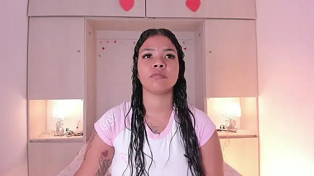 SophiaaStone online show from May 15, 2026, 12:12 pm