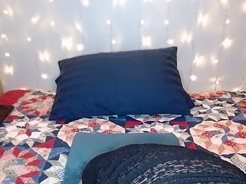 Snapshot of Megumi81 chatting on November 13, 2025, 2:10 am Megumi81 online show from November 13, 2025, 2:10 am