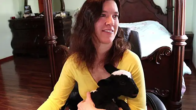 thornburyrose online show from March 3, 2025, 2:37 pm