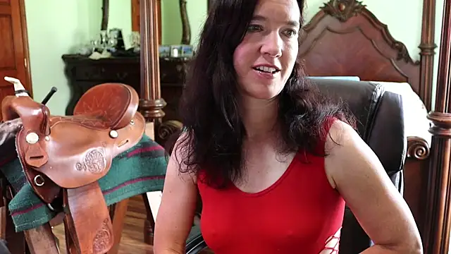Snapshot of thornburyrose chatting on May 7, 2026, 6:13 pm thornburyrose online show from May 7, 2026, 6:13 pm
