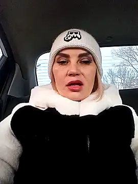 Snapshot of JennyOMay chatting on December 13, 2024, 3:38 am JennyOMay online show from December 13, 2024, 3:38 am