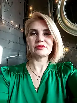 Snapshot of JennyOMay chatting on December 14, 2024, 5:18 am JennyOMay online show from December 14, 2024, 5:18 am