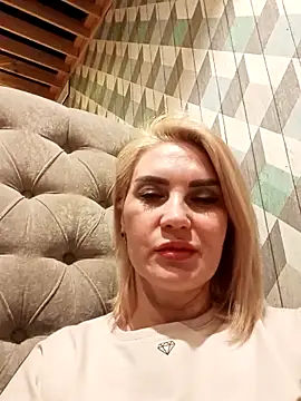 Snapshot of JennyOMay chatting on February 12, 2025, 4:54 am JennyOMay online show from February 12, 2025, 4:54 am