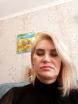 Snapshot of JennyOMay chatting on February 14, 2025, 5:19 am JennyOMay online show from February 14, 2025, 5:19 am