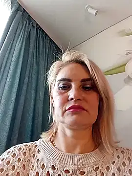 Snapshot of JennyOMay chatting on February 16, 2025, 5:15 am JennyOMay online show from February 16, 2025, 5:15 am