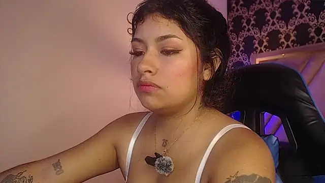 ChantalPetit online show from June 12, 2026, 3:22 pm