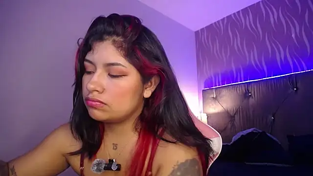 ChantalPetit online show from August 5, 2026, 1:47 pm