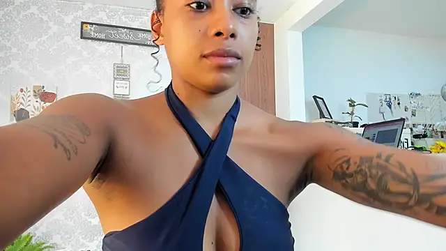 kelly thomson online show from September 25, 2025, 2:32 pm