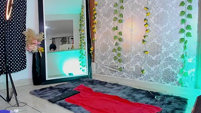 Snapshot of kelly_thomson chatting on February 10, 2026, 11:31 pm kelly thomson online show from February 10, 2026, 11:31 pm