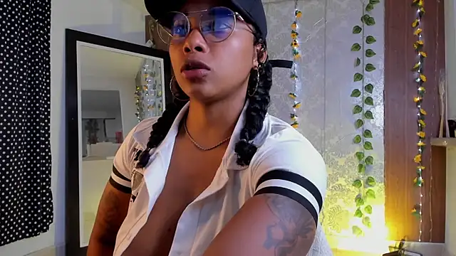 Snapshot of kelly_thomson chatting on March 19, 2026, 11:20 pm kelly thomson online show from March 19, 2026, 11:20 pm