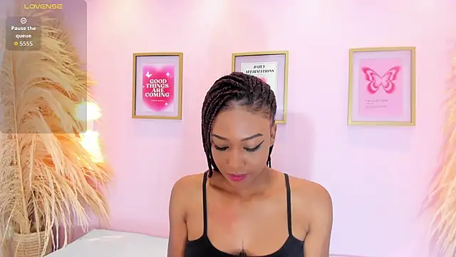 Snapshot of EmmySweett chatting on October 3, 2025, 8:17 pm EmmySweett online show from October 3, 2025, 8:17 pm