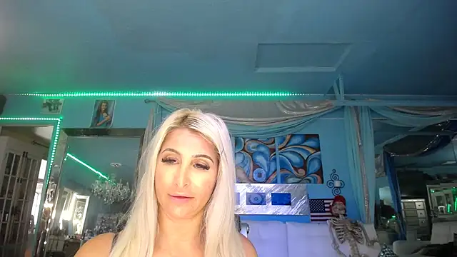 Snapshot of ADRIANNA_FOX chatting on January 24, 2025, 4:28 pm ADRIANNA FOX online show from January 24, 2025, 4:28 pm