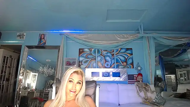Snapshot of ADRIANNA_FOX chatting on January 29, 2025, 6:12 am ADRIANNA FOX online show from January 29, 2025, 6:12 am