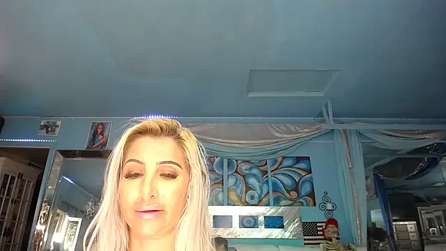 Snapshot of ADRIANNA_FOX chatting on February 5, 2025, 1:37 am ADRIANNA FOX online show from February 5, 2025, 1:37 am