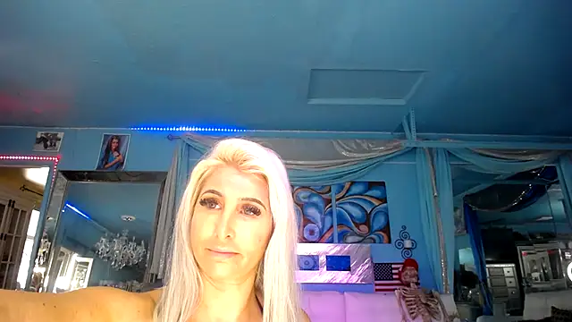 Snapshot of ADRIANNA_FOX chatting on February 17, 2025, 4:26 pm ADRIANNA FOX online show from February 17, 2025, 4:26 pm