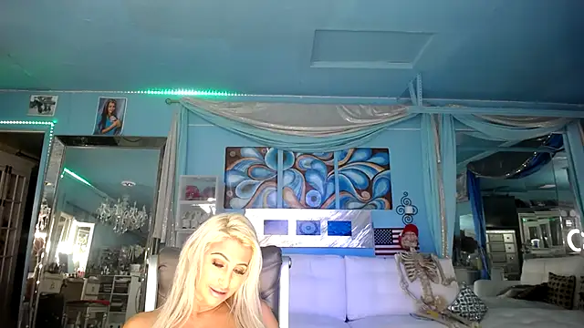 Snapshot of ADRIANNA_FOX chatting on February 18, 2025, 11:00 am ADRIANNA FOX online show from February 18, 2025, 11:00 am