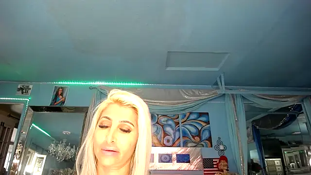Snapshot of ADRIANNA_FOX chatting on February 19, 2025, 1:50 pm ADRIANNA FOX online show from February 19, 2025, 1:50 pm