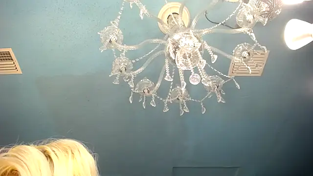 Snapshot of ADRIANNA_FOX chatting on February 20, 2025, 10:27 am ADRIANNA FOX online show from February 20, 2025, 10:27 am