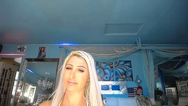 Snapshot of ADRIANNA_FOX chatting on March 9, 2025, 6:43 pm ADRIANNA FOX online show from March 9, 2025, 6:43 pm