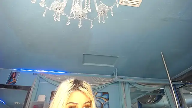 ADRIANNA FOX online show from April 23, 2026, 4:24 am
