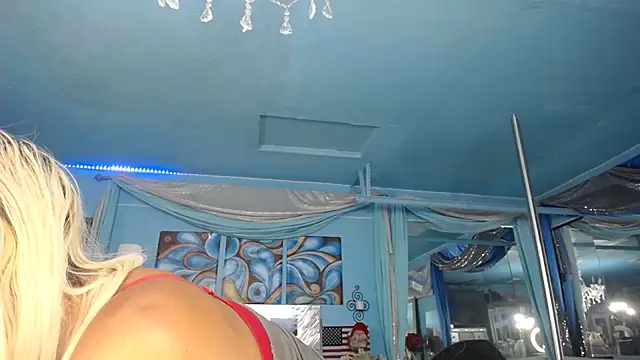 ADRIANNA FOX online show from July 6, 2026, 3:36 am