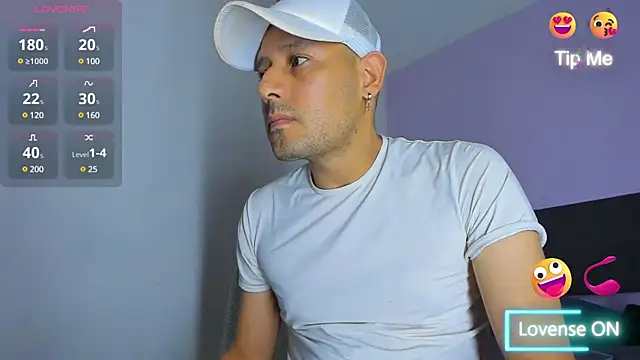 jhonyalzate2 online show from December 1, 2024, 11:14 pm
