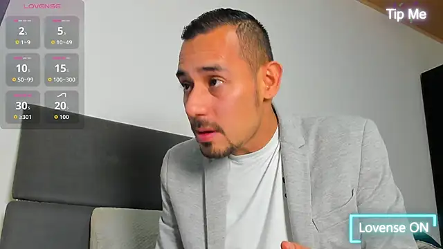 jhonyalzate2 online show from May 5, 2026, 1:57 am