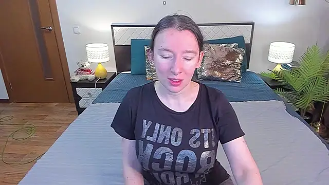 Snapshot of CatherineWalls chatting on June 9, 2026, 2:23 am CatherineWalls online show from June 9, 2026, 2:23 am