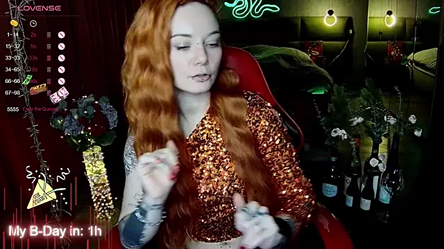 Snapshot of MaxPhoenixx chatting on November 4, 2025, 8:08 pm MaxPhoenixx online show from November 4, 2025, 8:08 pm