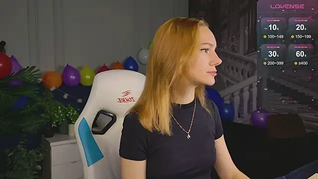 Snapshot of Ramona___ chatting on September 18, 2025, 6:04 am Ramona    online show from September 18, 2025, 6:04 am