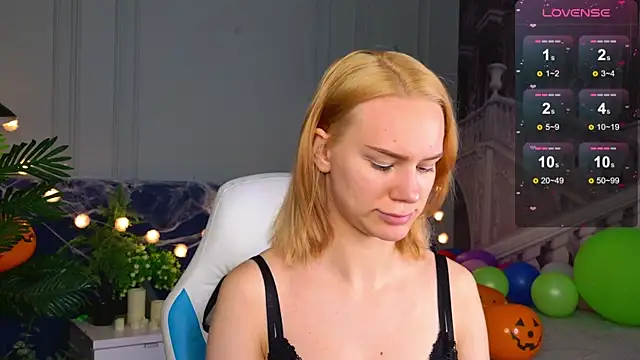 Snapshot of Ramona___ chatting on October 24, 2025, 6:10 am Ramona    online show from October 24, 2025, 6:10 am