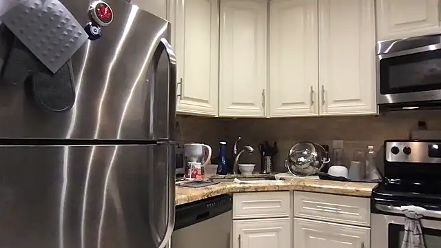 BigGuyMuscle online show from October 31, 2025, 10:44 pm