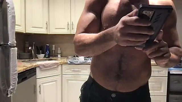 BigGuyMuscle online show from June 7, 2026, 1:10 am