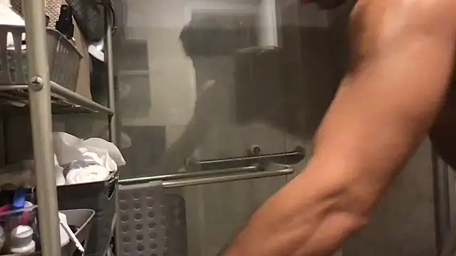 BigGuyMuscle online show from June 12, 2026, 2:32 am