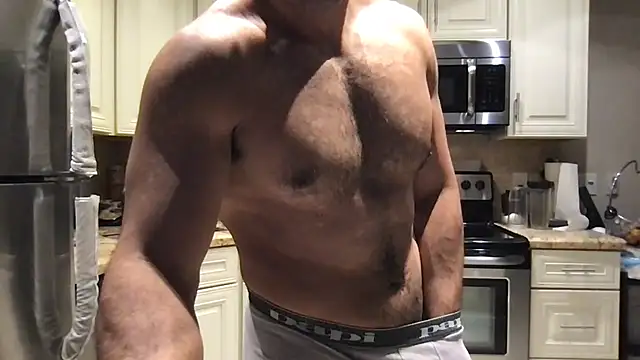 BigGuyMuscle online show from June 13, 2026, 11:57 pm