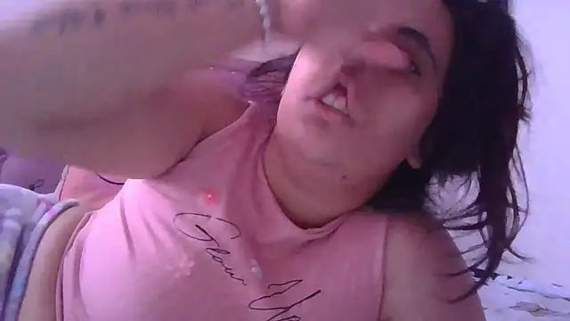 Snapshot of annarose19 chatting on September 22, 2025, 6:32 pm annarose19 online show from September 22, 2025, 6:32 pm